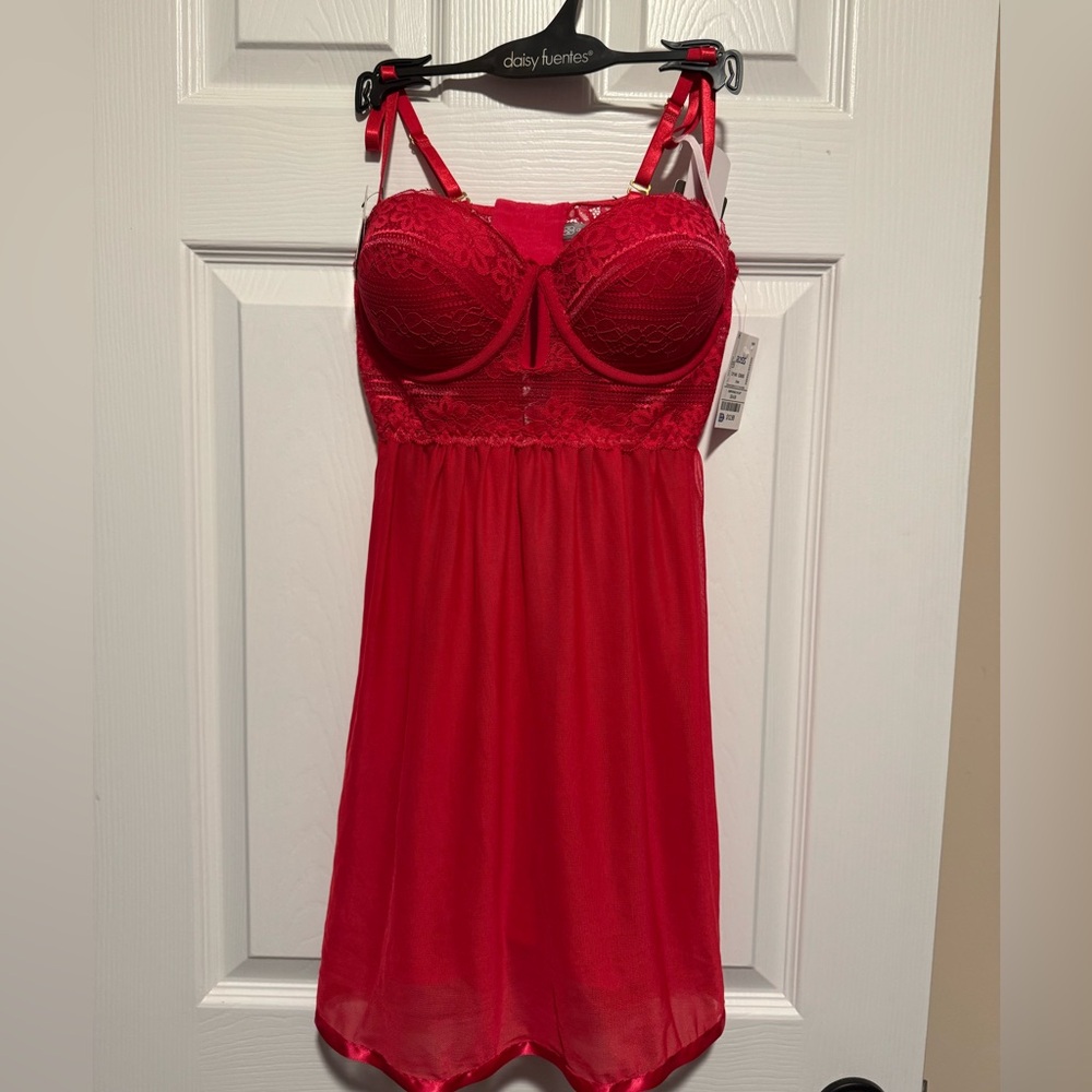 Daisy Fuentes Red Lace Babydoll Set L